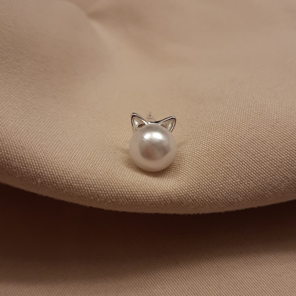 Silver Tone Cat Ear Faux Pearl Earrings - Picture 8 of 12